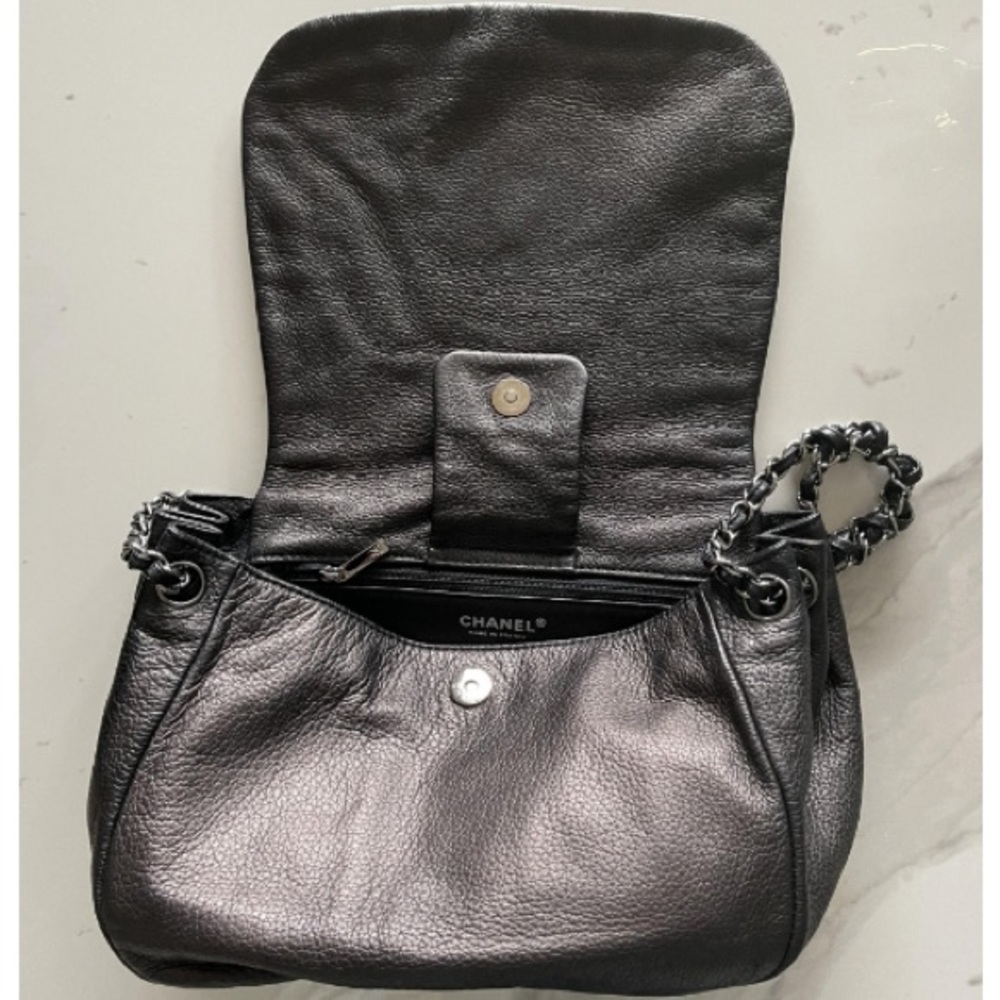 Chanel Luxe Ligne Accordion Flap - Picture 3 of 8